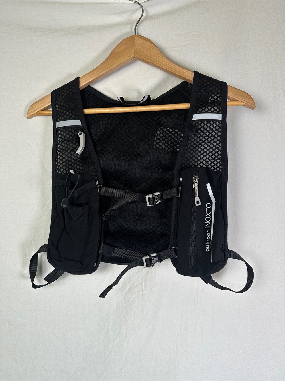 INOXTO Black Mesh Hydration Running Vest